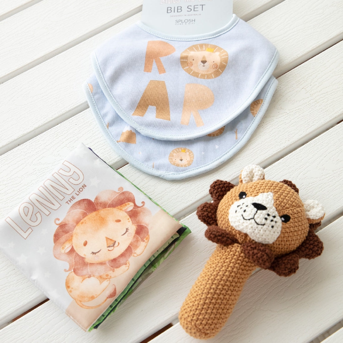BABY LION KNITTED RATTLE