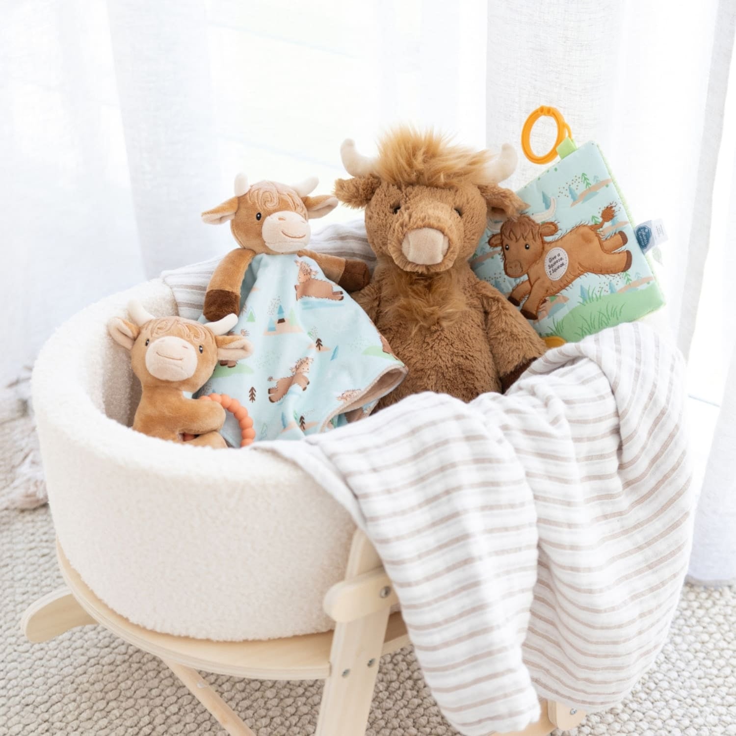 Mary Meyer Hetty Highland Cow Character Blanket 